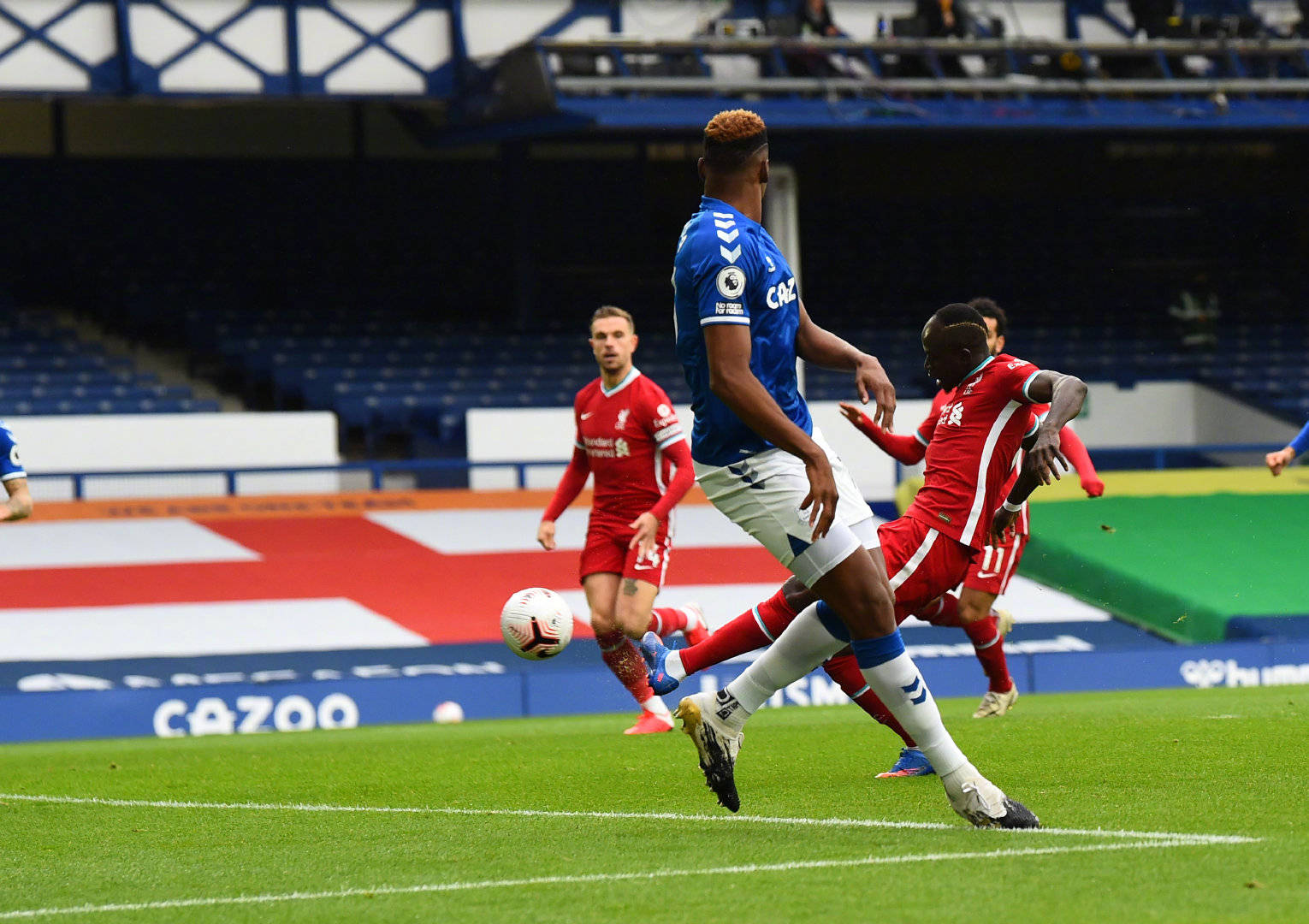 中场球员有 中场球员有