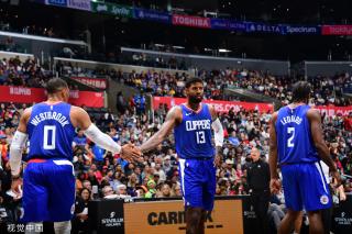 锋线火力不 锋线火力不